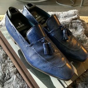 Artioli Blue Men’s Sharkskin Pebble Shoes 9.5